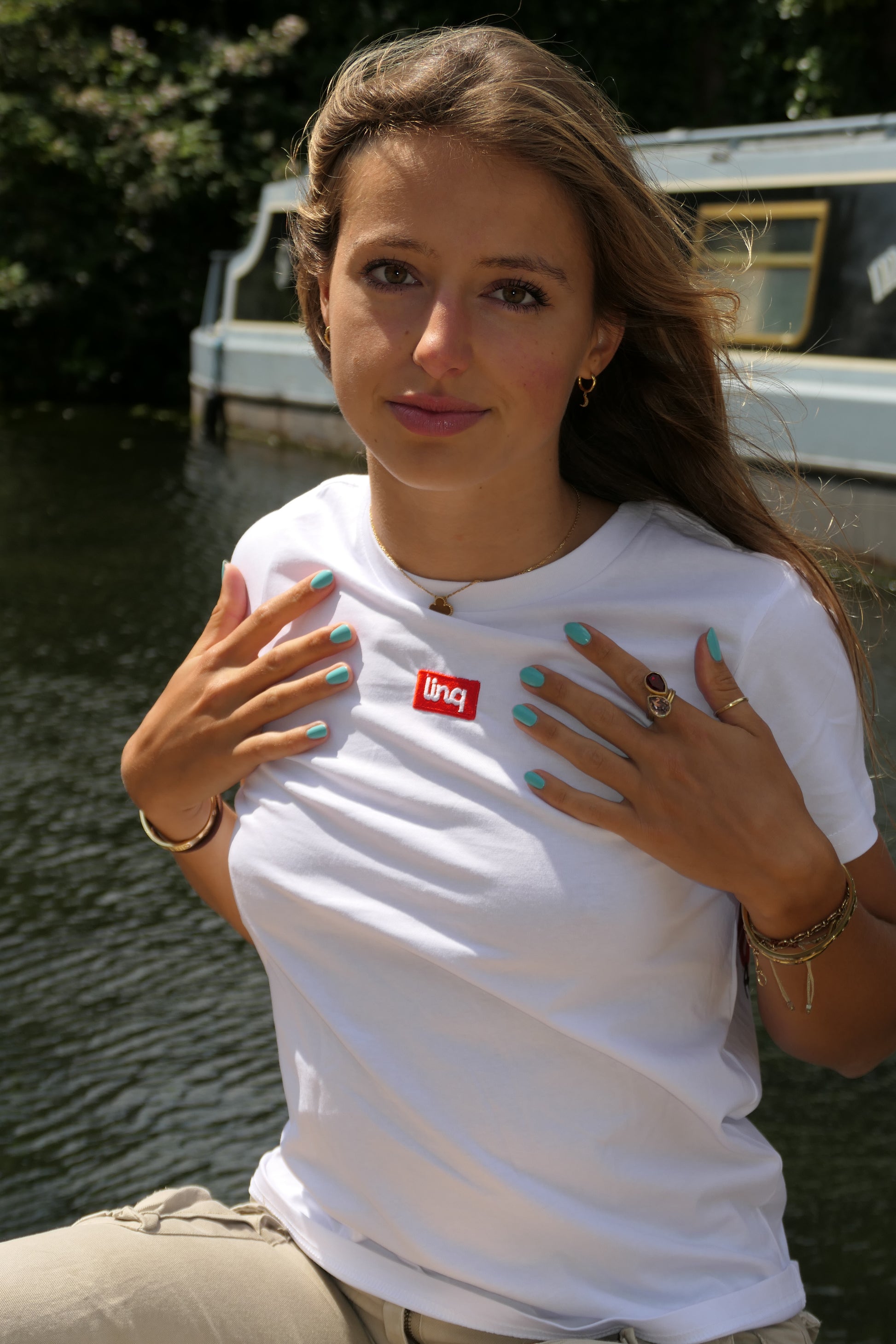 Model is 5'7" and wearing a Small