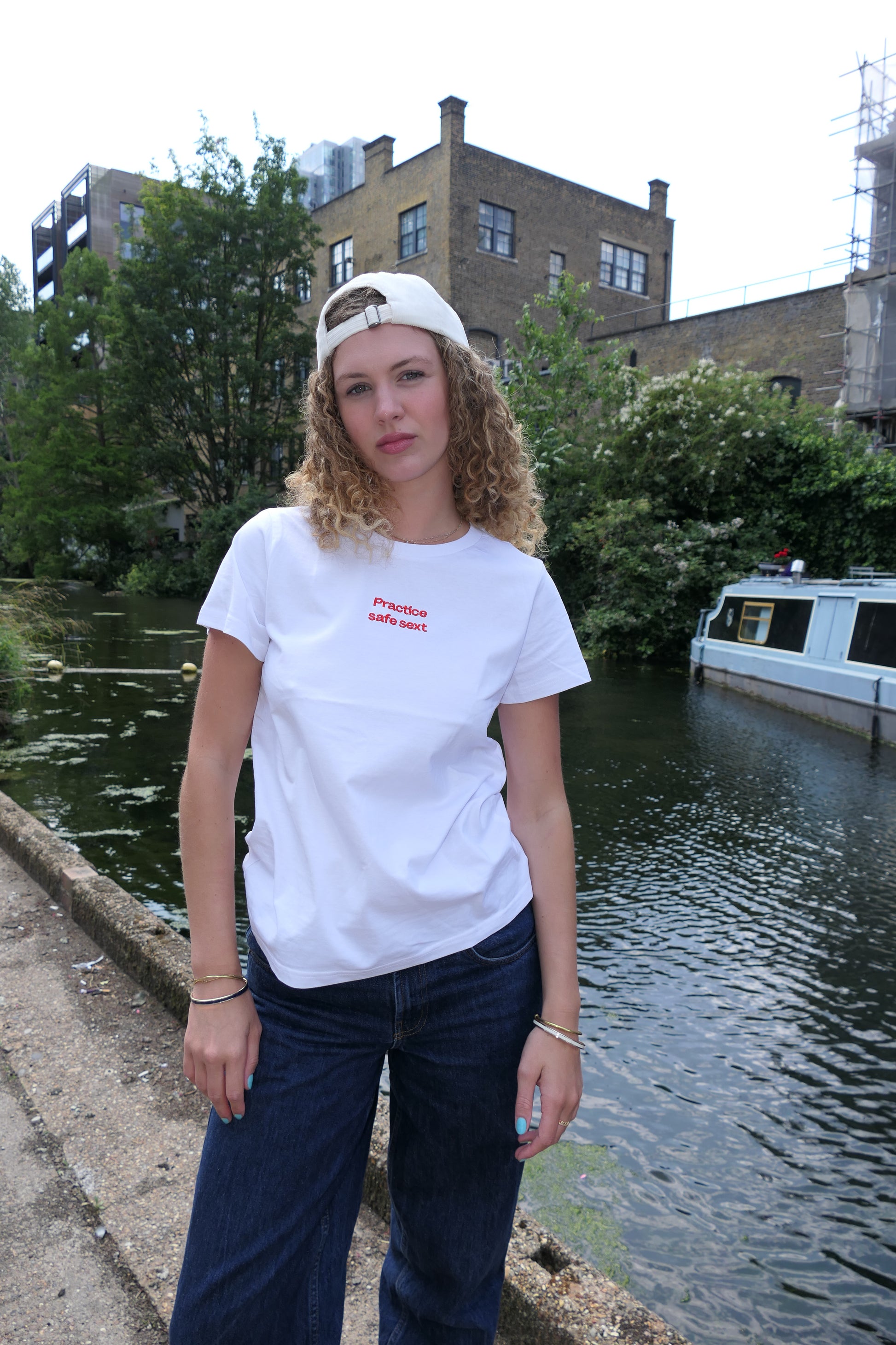 Model is 5'9" and wearing a Small